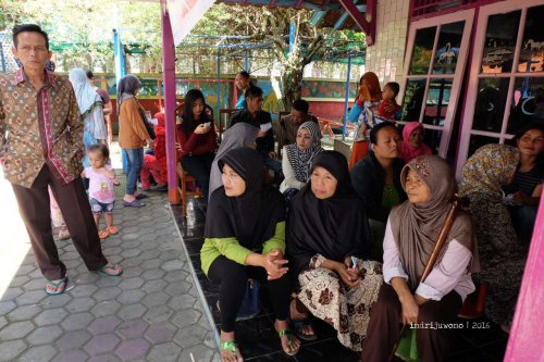 16-garut-trauma-healing-pasca-banjir-pengobatan-gratis