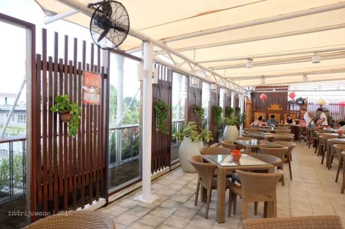 17-the-one-legian-hotel-bali-rooftop-restaurant