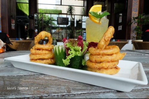 21-de-basilico-the-one-legian-kitchen-restaurant-onion-rings