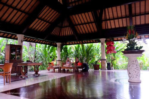 56-hotel-villa-lumbung-seminyak-bali-lobby