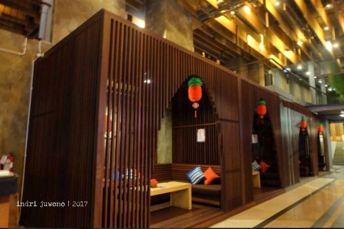 8-de-basilico-the-one-legian-kitchen-restaurant-sofa